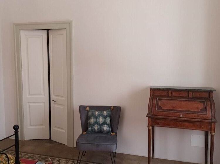 تختخواب و صبحانه Room In Bb   Casa Dulcamara Centro Storico