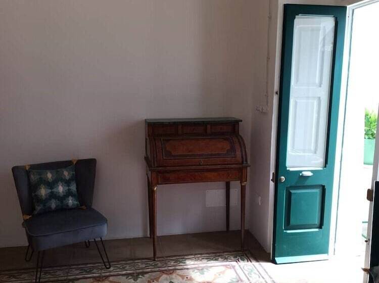 تختخواب و صبحانه Room In Bb   Casa Dulcamara Centro Storico