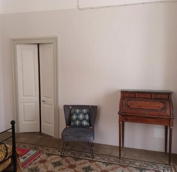 تختخواب و صبحانه Room In Bb   Casa Dulcamara Centro Storico