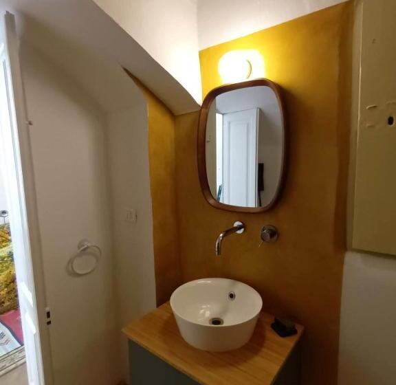 تختخواب و صبحانه Room In Bb   Casa Dulcamara Centro Storico