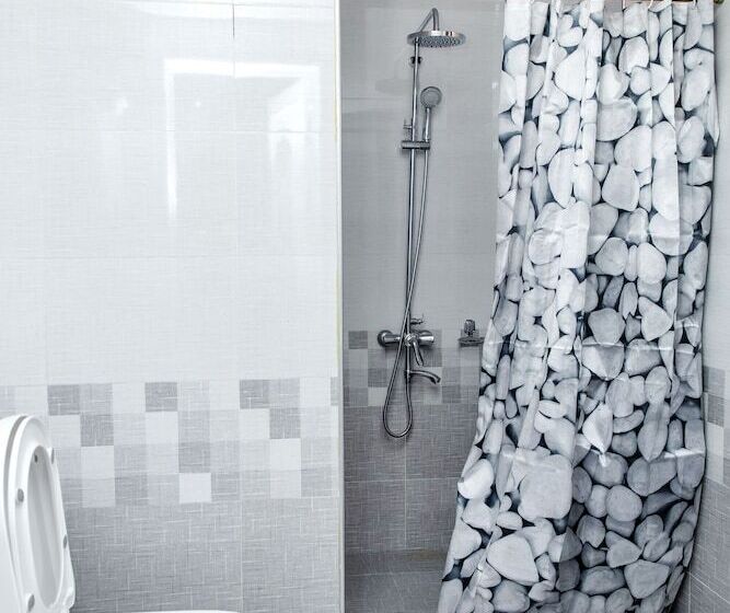 تختخواب و صبحانه The Royal