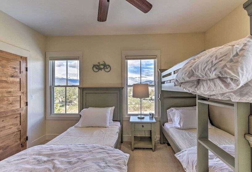 Buena Vista Home W/mtn Views, Walk To Main St