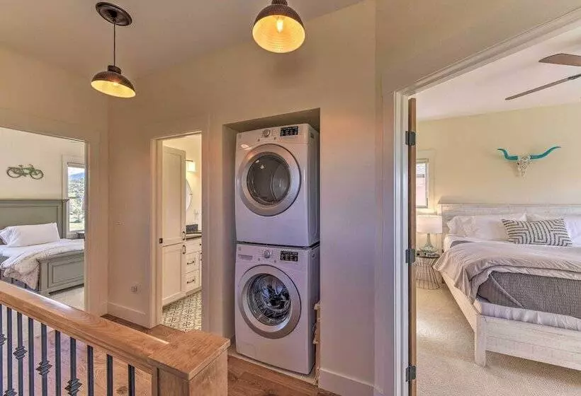 Buena Vista Home W/mtn Views, Walk To Main St