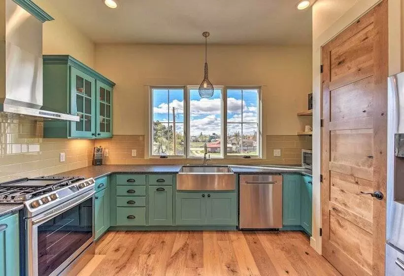 Buena Vista Home W/mtn Views, Walk To Main St