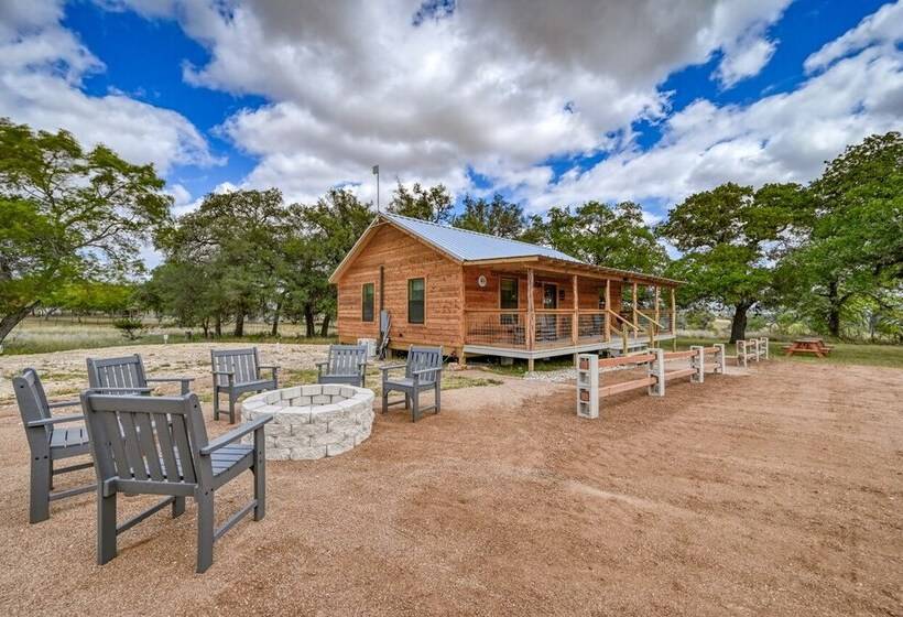 Cozy Cabin Firepit And Grill & 10 Mins To Main St