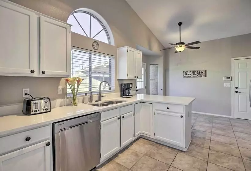 Glendale Escape W/ Pool ~ 1 Mi To Westgate!