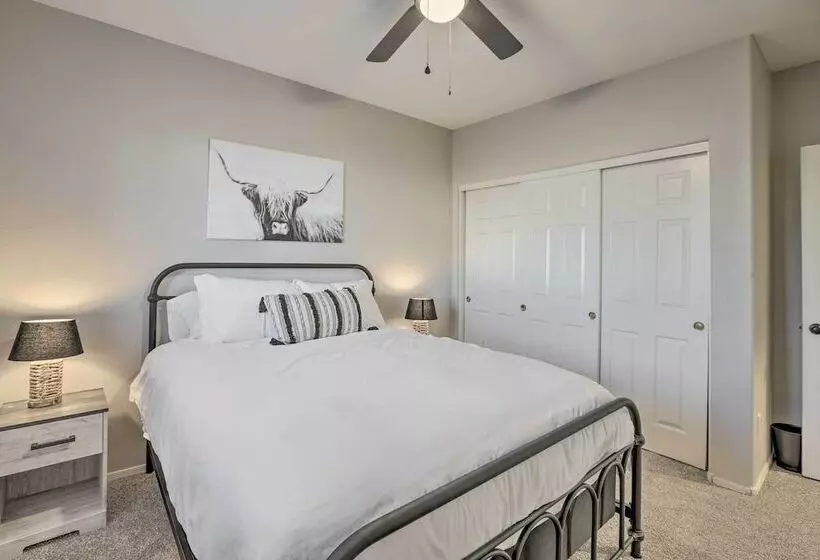 Glendale Escape W/ Pool ~ 1 Mi To Westgate!
