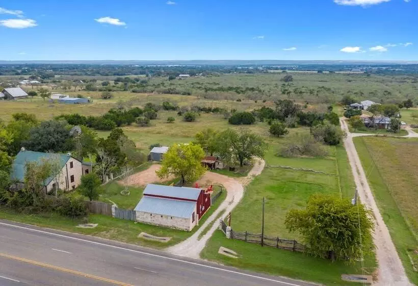 Gorgeous Barn Cabin 10min From Main St!