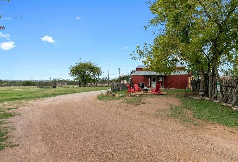 Gorgeous Barn Cabin 10min From Main St!