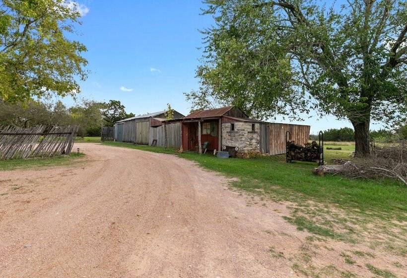 Gorgeous Barn Cabin 10min From Main St!
