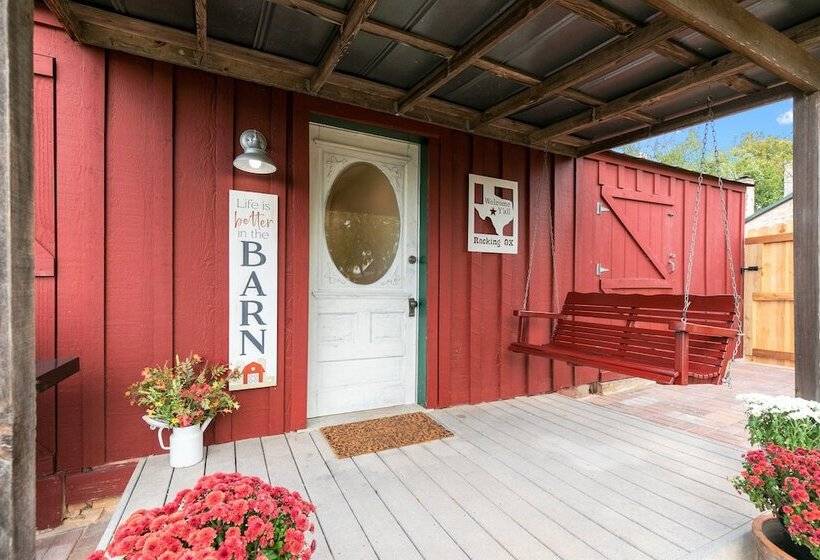 Gorgeous Barn Cabin 10min From Main St!