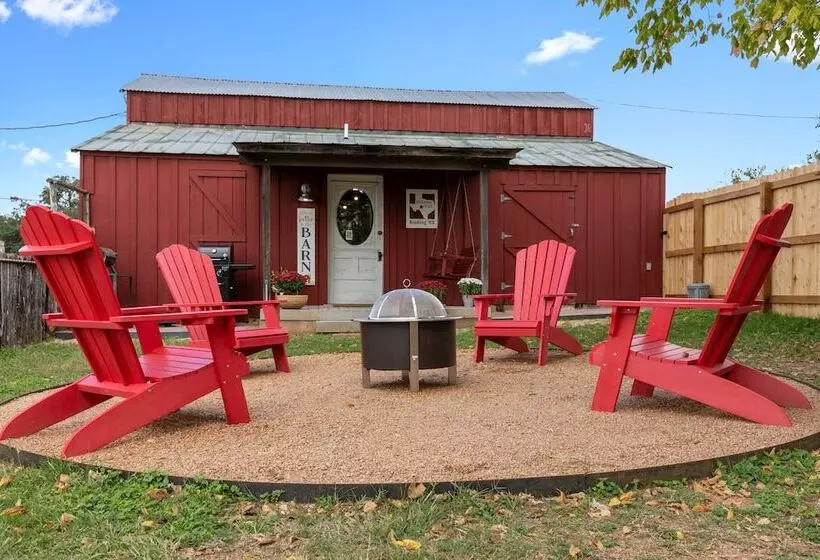 Gorgeous Barn Cabin 10min From Main St!