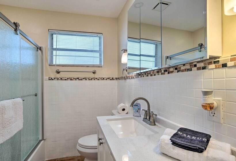 Historical Flamingo Park Home W/ Private Yard