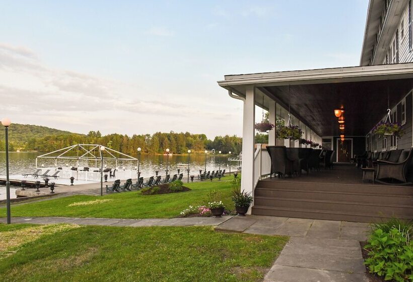 בית מלון כפרי Chestnut Inn At Oquaga Lake