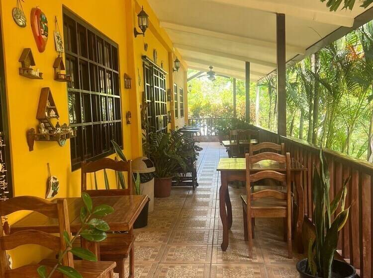 Hotel Ecológico Bluerock