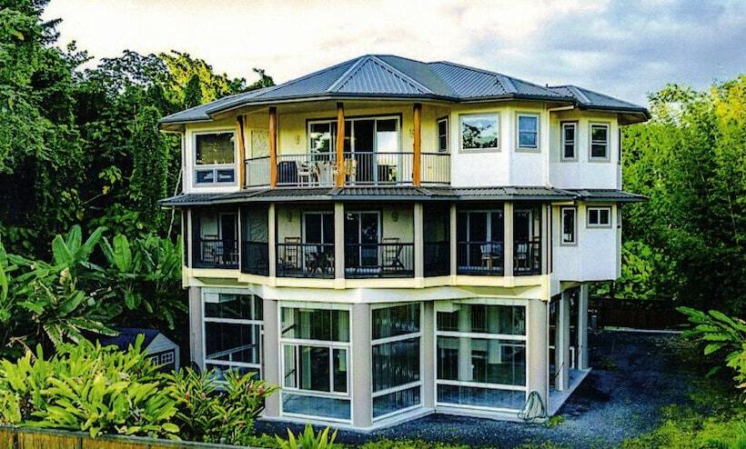 Otel Hilo Beach House Inn