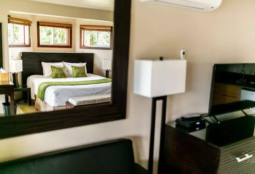 Hotelli Hilo Beach House Inn