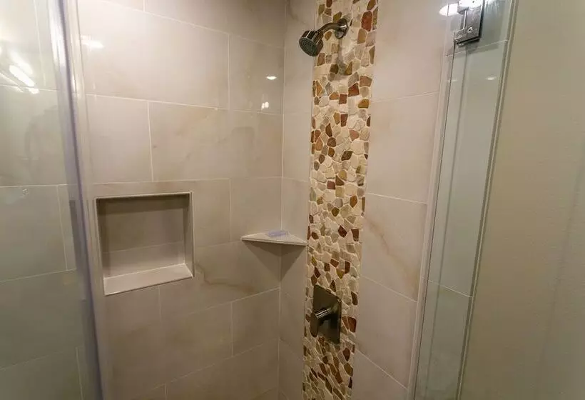 Hotelli Hilo Beach House Inn