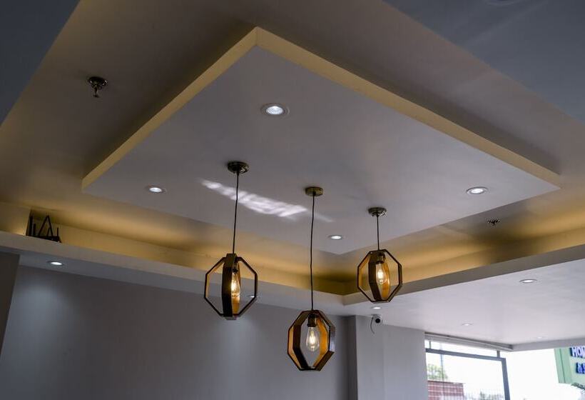 ホテル Madonna Hometel And Suites New Pandan