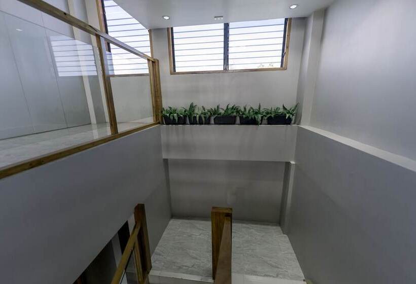 Hotel Madonna Hometel And Suites New Pandan