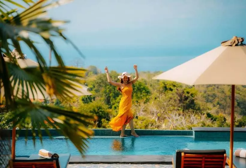 ホテル Mere Sea View Resort & Spa Nusa Penida
