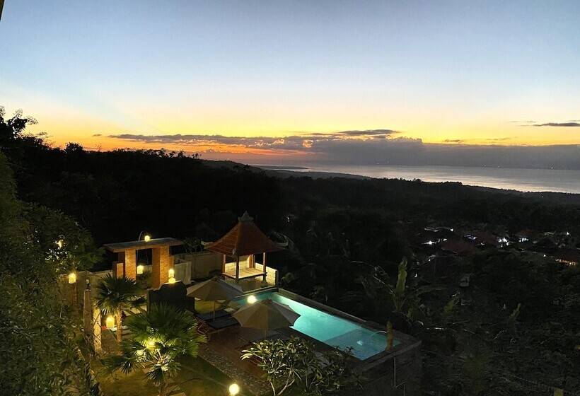 Отель Mere Sea View Resort & Spa Nusa Penida