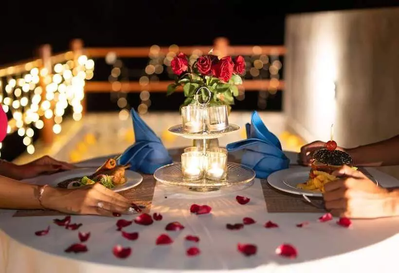 ホテル Mere Sea View Resort & Spa Nusa Penida
