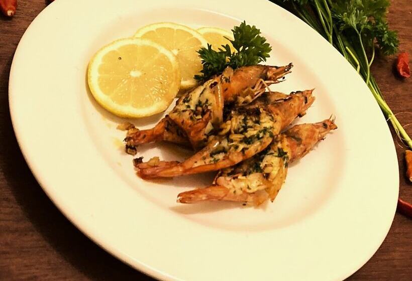 Отель Mere Sea View Resort & Spa Nusa Penida