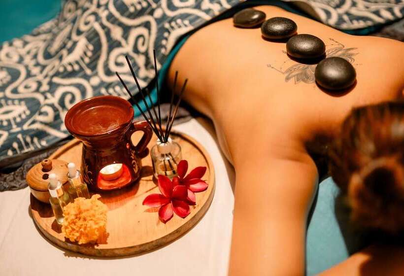 Отель Mere Sea View Resort & Spa Nusa Penida