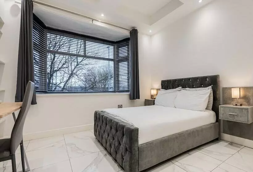 ホテル Oyo Bellevue Apartments Middlesborough