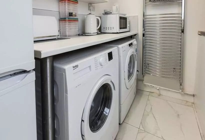 ホテル Oyo Bellevue Apartments Middlesborough