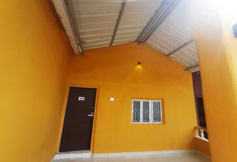 Hotel Sandbanks Beach Resort