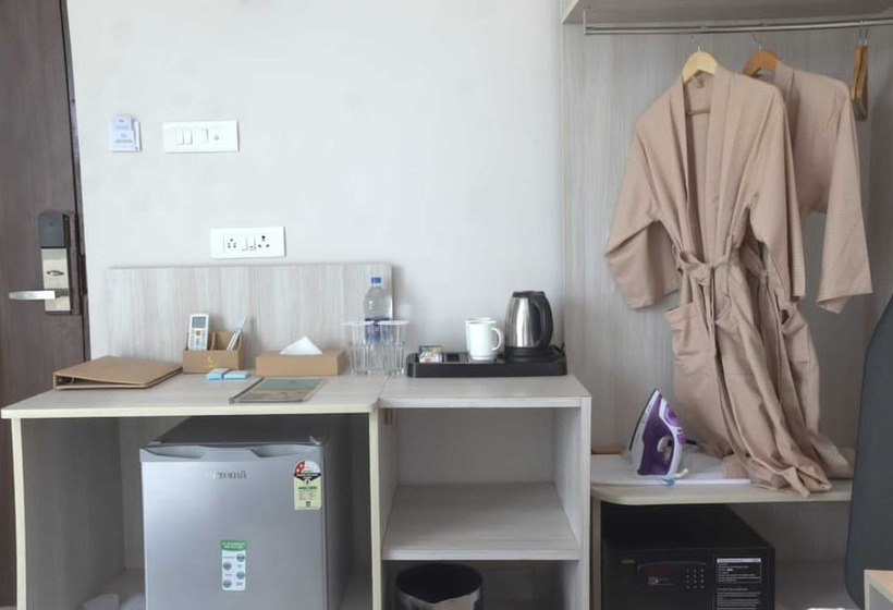 Hotel Sandbanks Beach Resort