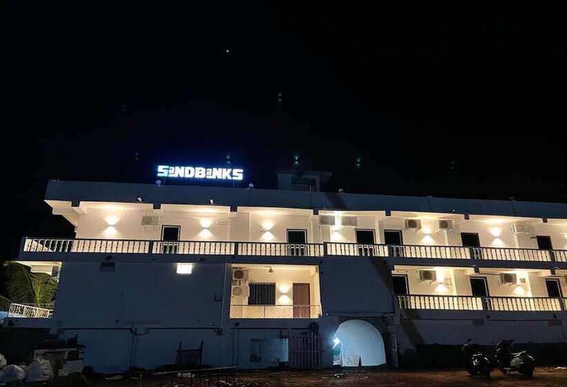 Hotel Sandbanks Beach Resort