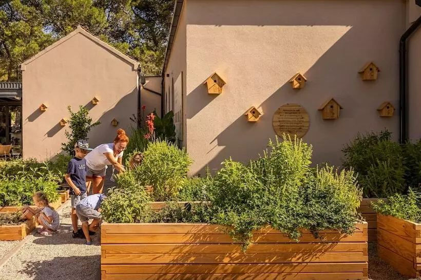 Valamar Amicor Resort