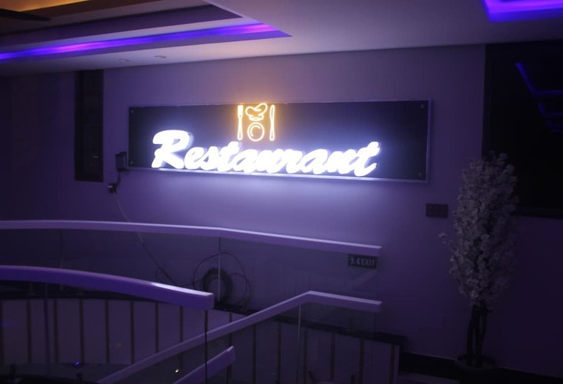 هتل Khan Continental