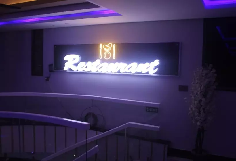 هتل Khan Continental