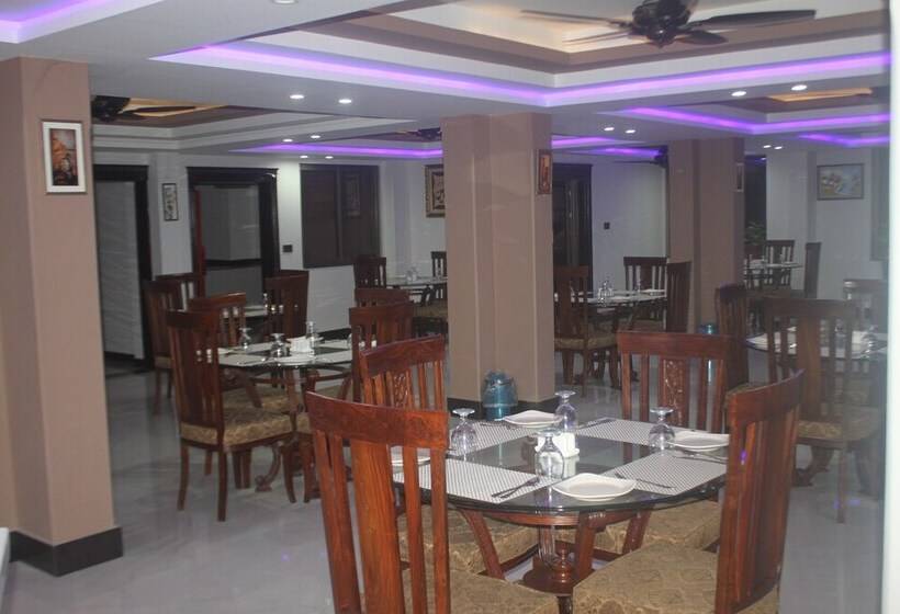 هتل Khan Continental