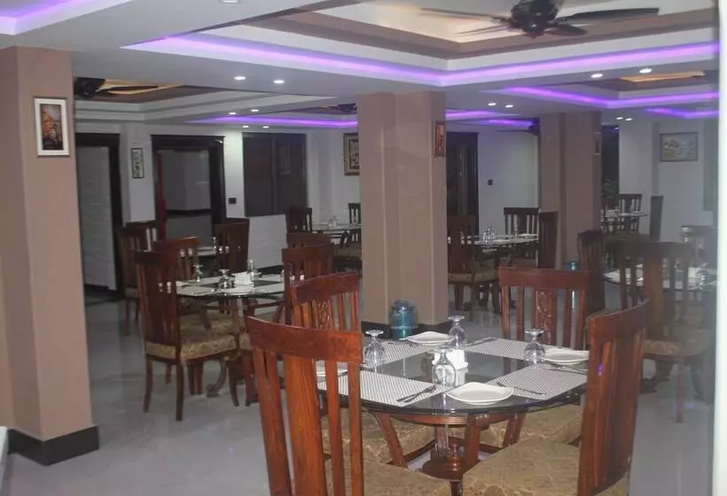 هتل Khan Continental