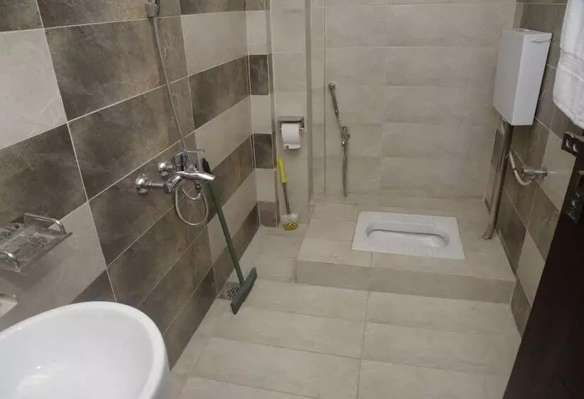 هتل Khan Continental