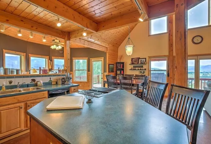 Luxe Alpine Cabin W/ Wraparound Deck & Mtn Views!