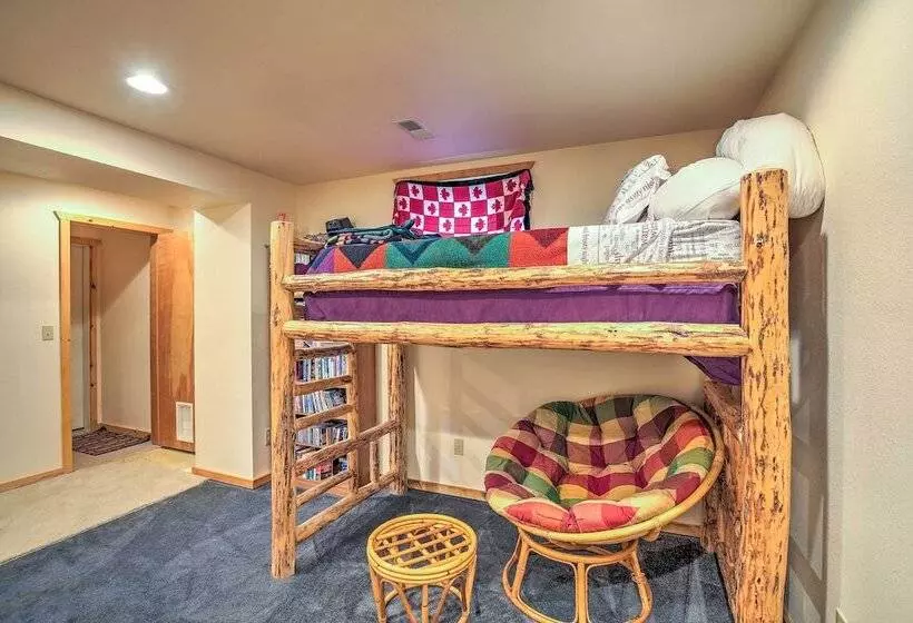 Luxe Alpine Cabin W/ Wraparound Deck & Mtn Views!