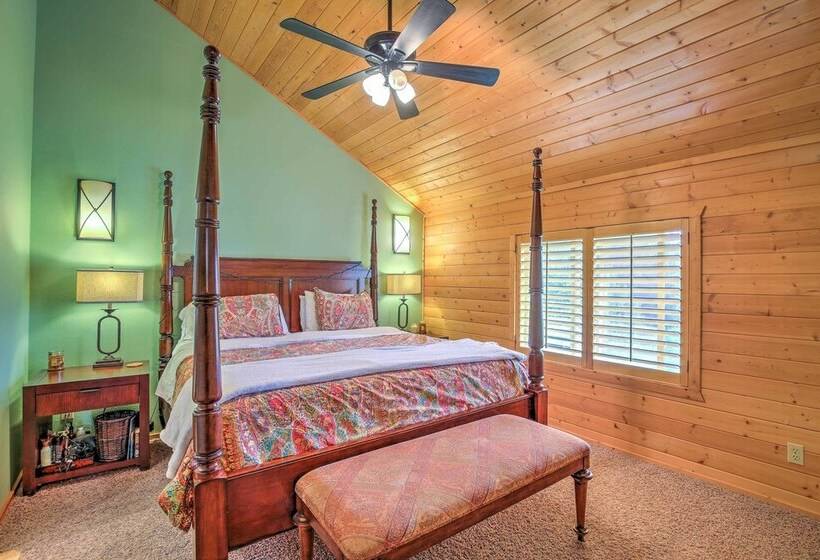 Luxe Alpine Cabin W/ Wraparound Deck & Mtn Views!