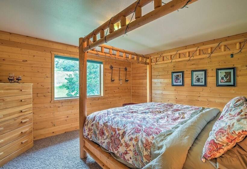 Luxe Alpine Cabin W/ Wraparound Deck & Mtn Views!