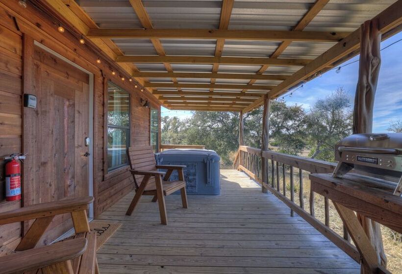 Mesquite Cabin With Hot Tub & Hill Country Views