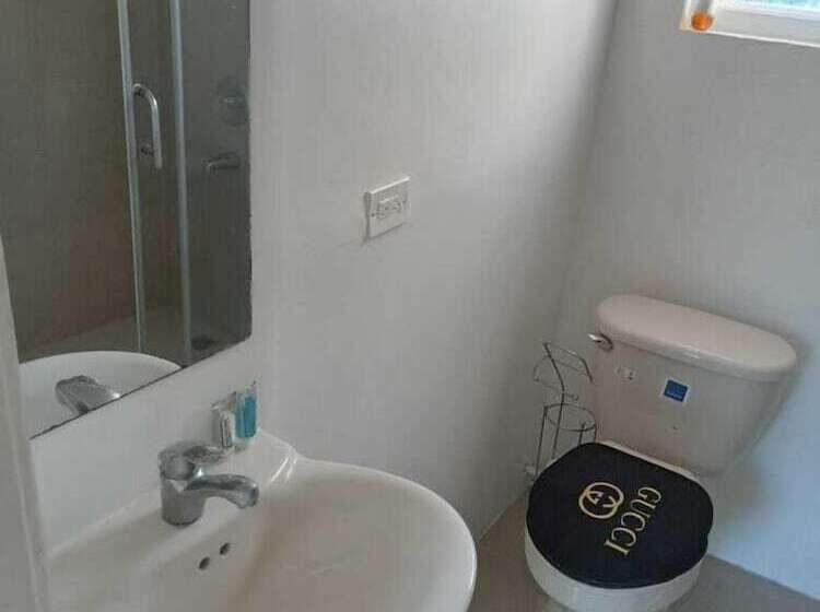 پانسیون Comfy Guest Rooms