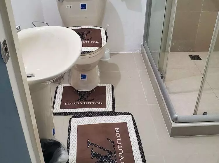 پانسیون Comfy Guest Rooms