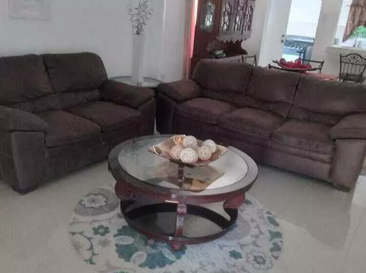 پانسیون Comfy Guest Rooms