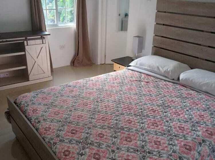 پانسیون Comfy Guest Rooms