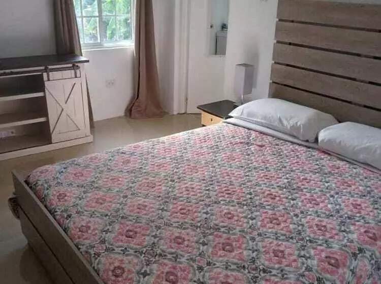 پانسیون Comfy Guest Rooms